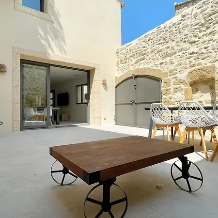 Hébergement de vacances Charme Et Modernité En Camargue Aimargues